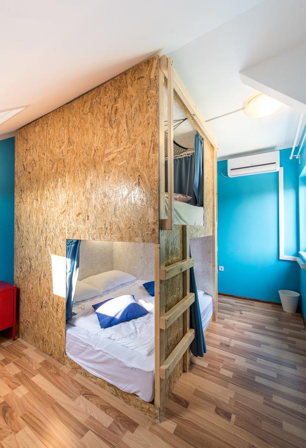 Bubu Hostel ซาเกร็บ ภายนอก รูปภาพ